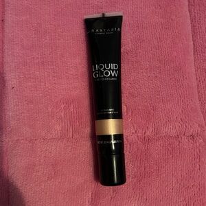 Anastasia Beverly Hills Liquid Glow Highlighter in Shade Perla
